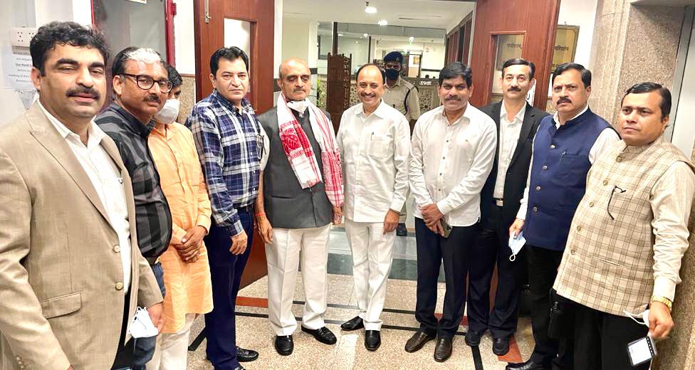 POULTRY DELEGATION WITH MOS DR.BHAGWAT KARAD