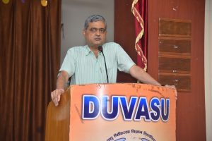 Dean Prof. P.K.Shukla speaking on the occassion of World Egg Day1