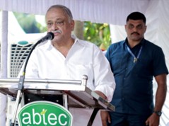 EXPATICA BIOPHARMACEUTICA Pvt. Ltd. and ABTEC Ltd. Sign MoU to Advance R and D YELM Pro Launched by Honble Governor of West Bengal 4 gferwg